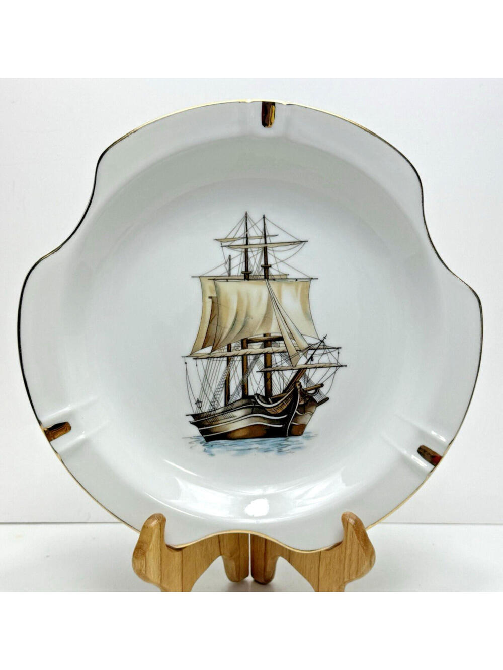 Vtg Sailing Ship Ashtray Wall Decor Plate Nautical Ocean Gold Trim White Cottage